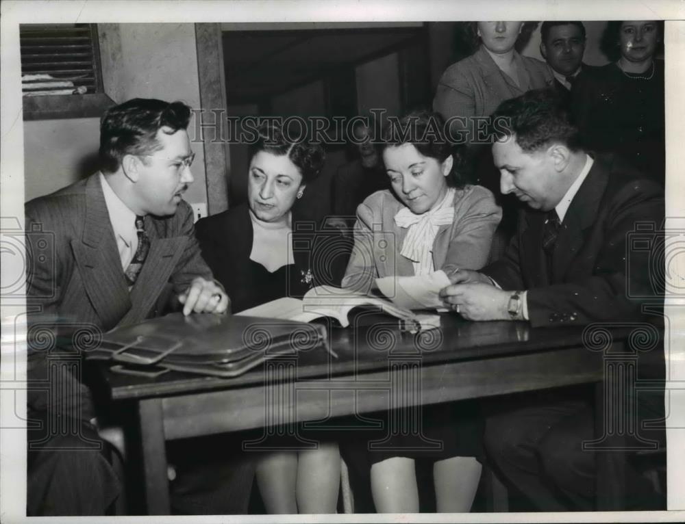 1946 Press Photo American Telephone &amp; Telegraph Strike Lauretta Emma Vera Butler - Historic Images