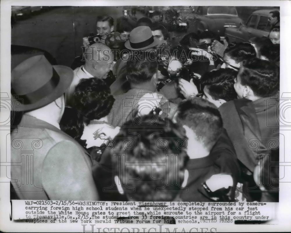 1956 Press Photo Wash DC President Eisenhower &amp; HS students - Historic Images