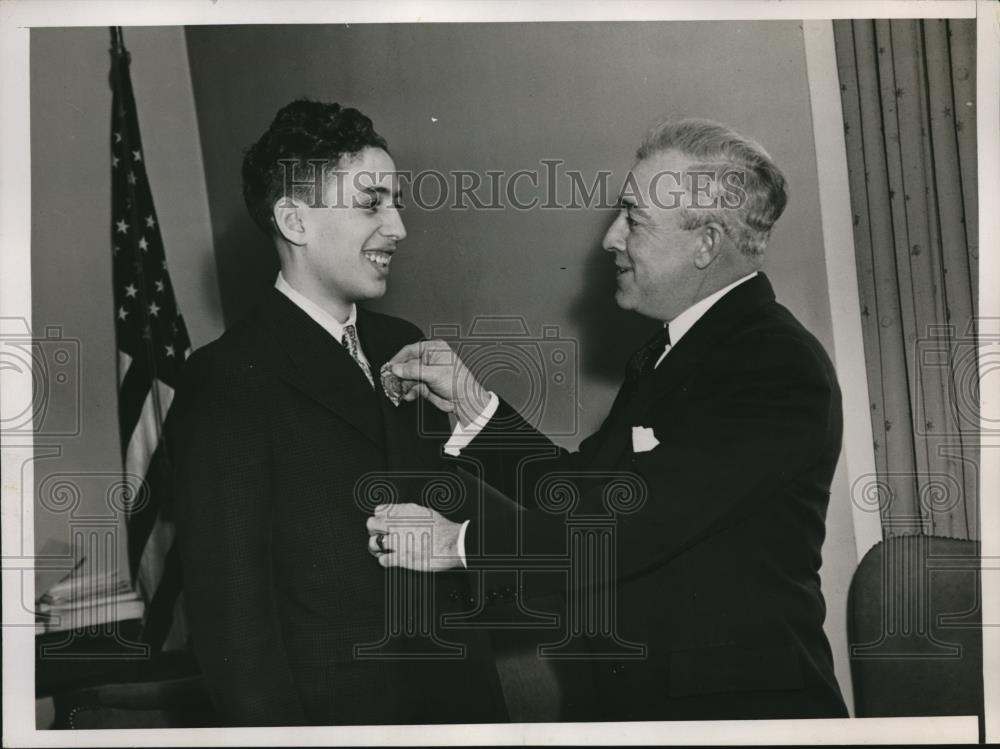 1936 Press Photo Sheriff John J. Hanley, High School Student William Tangus - Historic Images