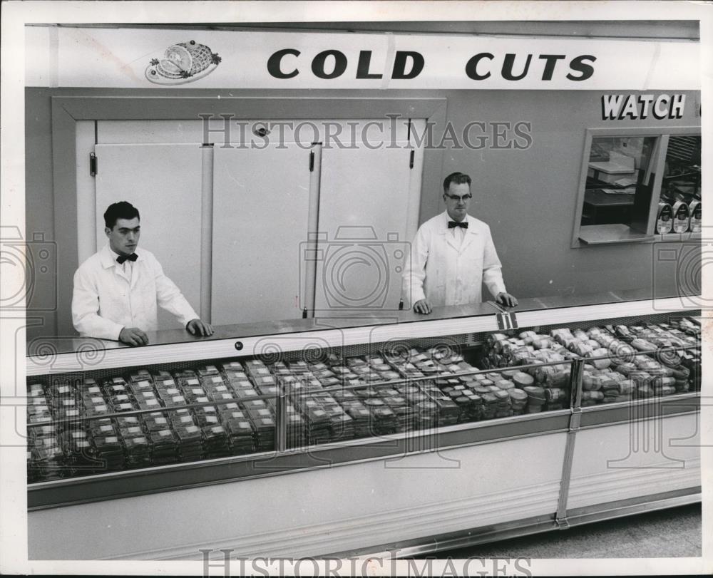 1954 Press Photo Pick N Pay Deli - Historic Images