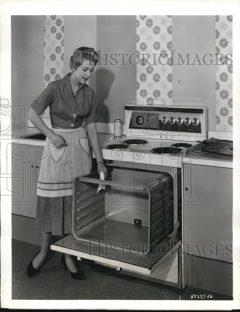 1959 Press Photo 30 Inch Electric Range Designed by Frigidaire - Historic Images