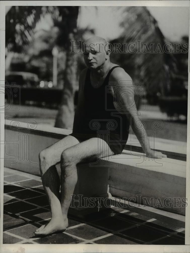 1933 Press Photo Dr. John Wheeler, one of the best eye specialists in country - Historic Images