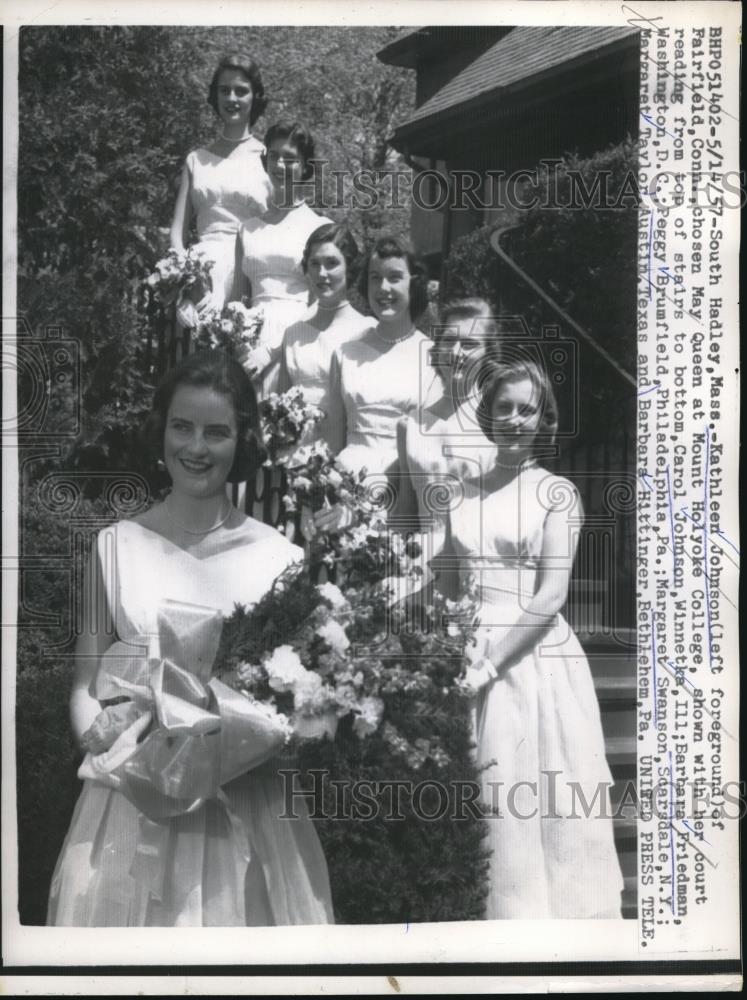 1957 Press Photo May Queen at Mount Holyoke College and her Court - Historic Images