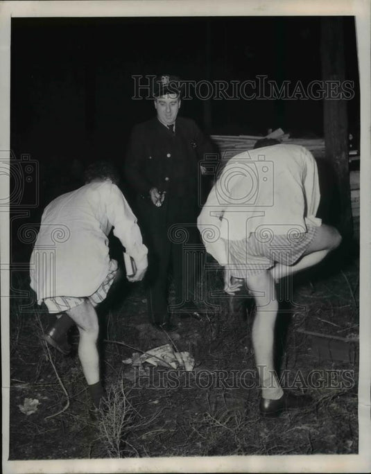 1948 Press Photo Chicago NW Univ Rbt Jagoba & LeRoy Holland & policeman - Historic Images