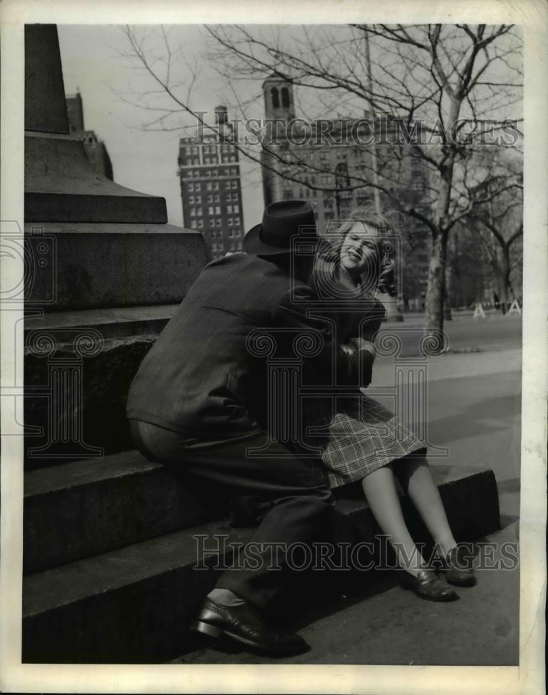 1943 Press Photo Juvenile Delinquency: War Problem - Historic Images