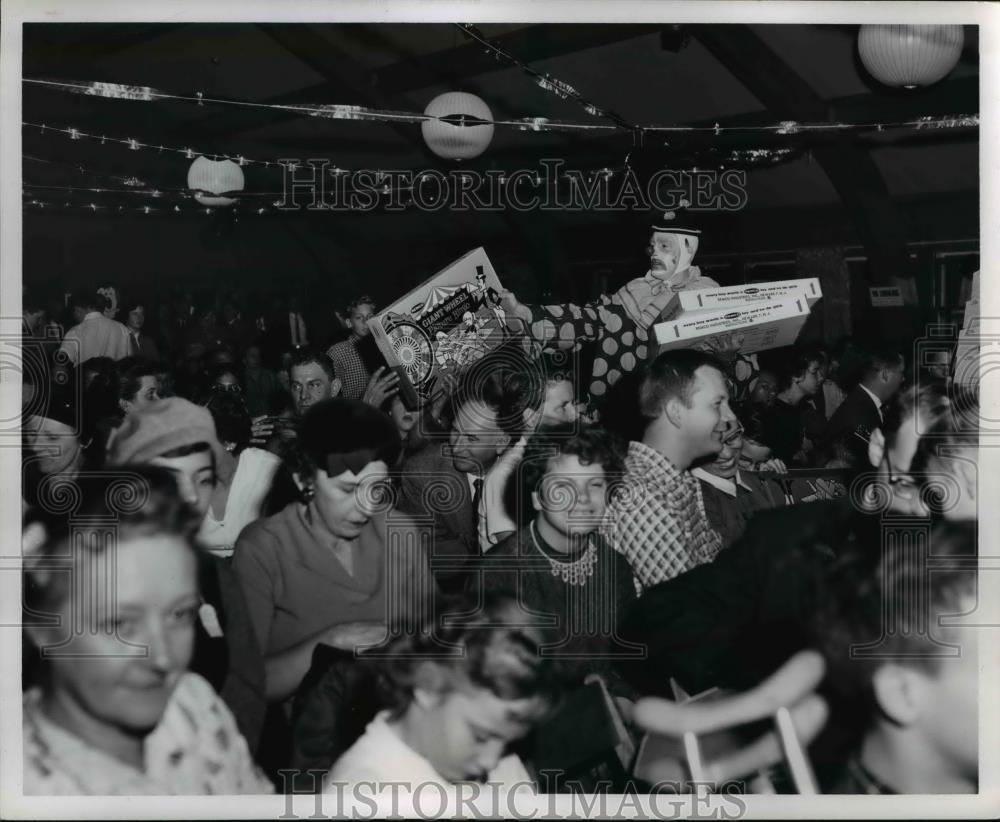 1959 Press Photo The Camp Cheerful Christmas Party - Historic Images