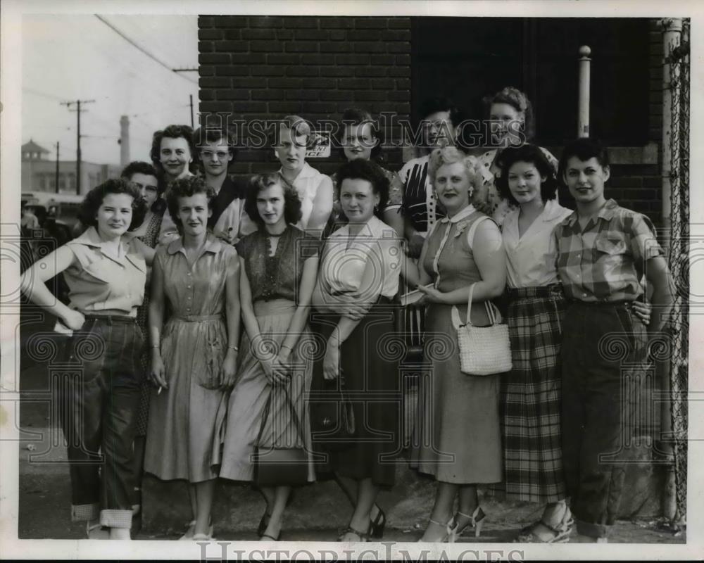 1953 Press Photo Women employes of Swift &amp; Co - Historic Images