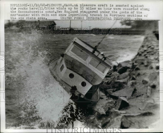 1968 Press Photo Storm in Mass Smashes Ship Against Rocks - Historic Images