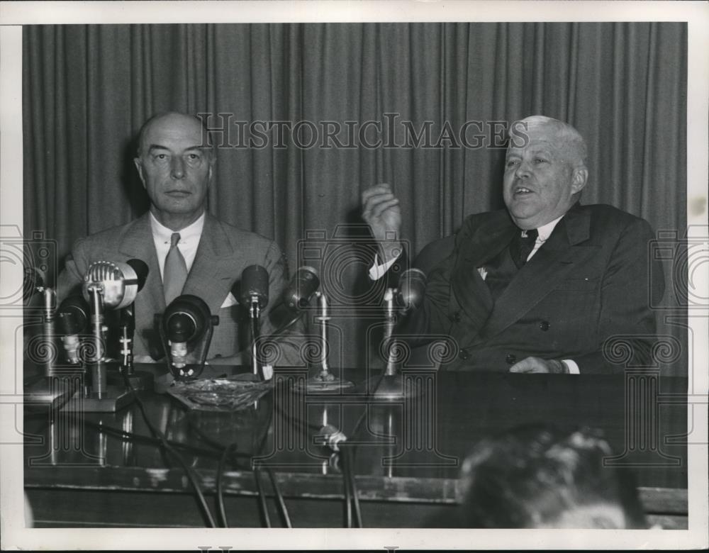 1952 Press Photo DC Defense Secy Robert Lovett &amp; Charles Wilson - Historic Images