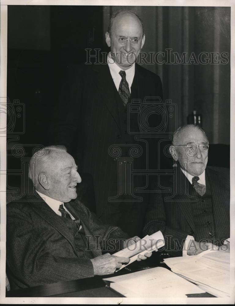 1939 Press Photo Secretary Henry Morgenthau,Sr.with his son and Sen. Carter - Historic Images