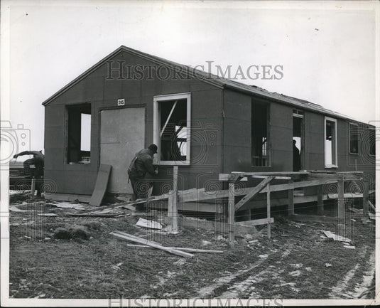 1946 Press Photo US Army barracks under construction - Historic Images