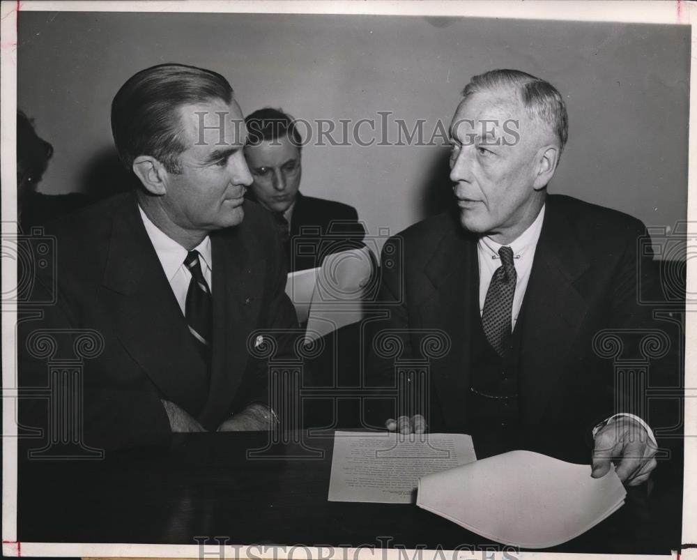 1946 Press Photo SPA Chief Stuart Symington Frank Wilson Aluminum Co of America - Historic Images
