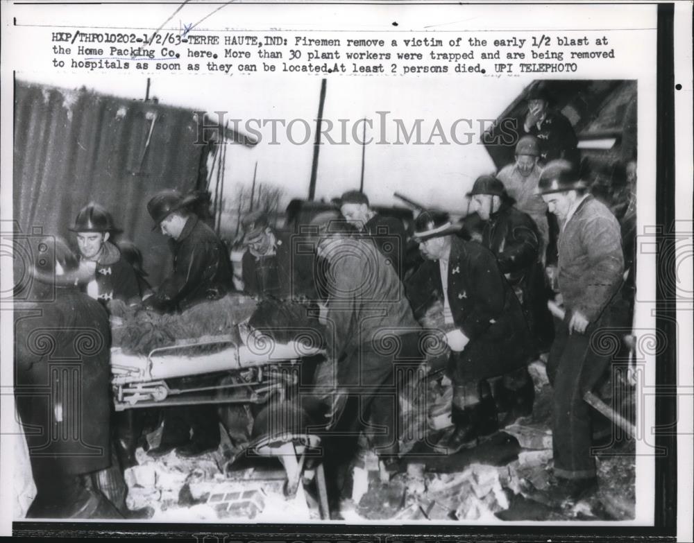 1963 Press Photo 2 Dies in Explosion at Home Packing Company in Terre Haute IN - Historic Images