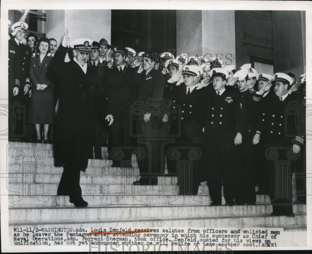 1949 Press Photo Louis Denfeld Sautes From Officers At The Pentagon - Historic Images