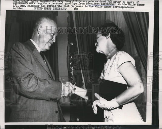 1957 Press Photo President Dwight D. Eisenhower, Gov't Employee Rena C. Ridenour - Historic Images