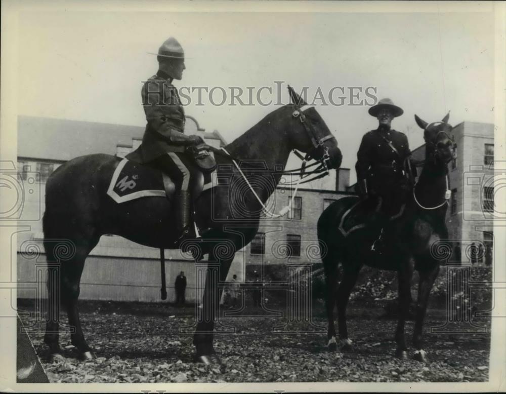 1938 Press Photo The inspection of Brunet right of CRMP - Historic Images