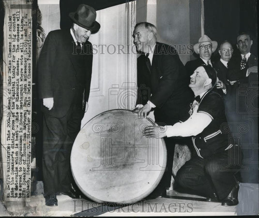 1950 Press Photo Sam Rayburn John McSweeney I Maibach and Ohio Cheese Washington - Historic Images