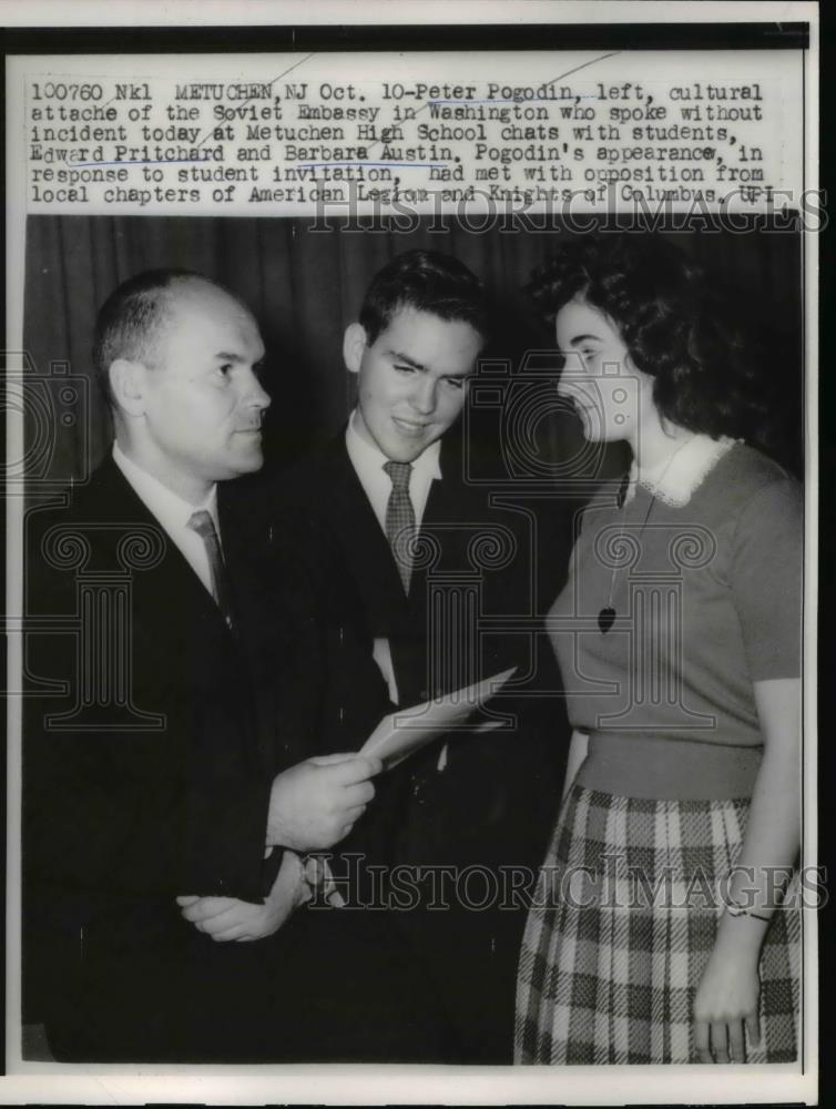 1960 Press Photo Peter Pogodin at Soviet Embassy, Edward Pritchett &amp; Barbara Aus - Historic Images