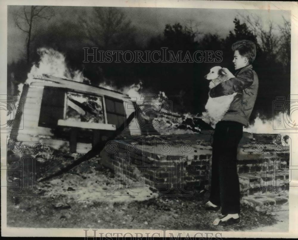 1948 Press Photo Donald Christensen &amp; Susie his dog alerted sleeping Boy to Fire - Historic Images