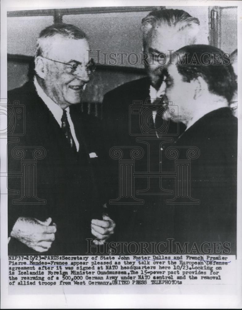 1954 Press Photo John Foster Dulles talks to Pierre Mendes France, Paris - Historic Images