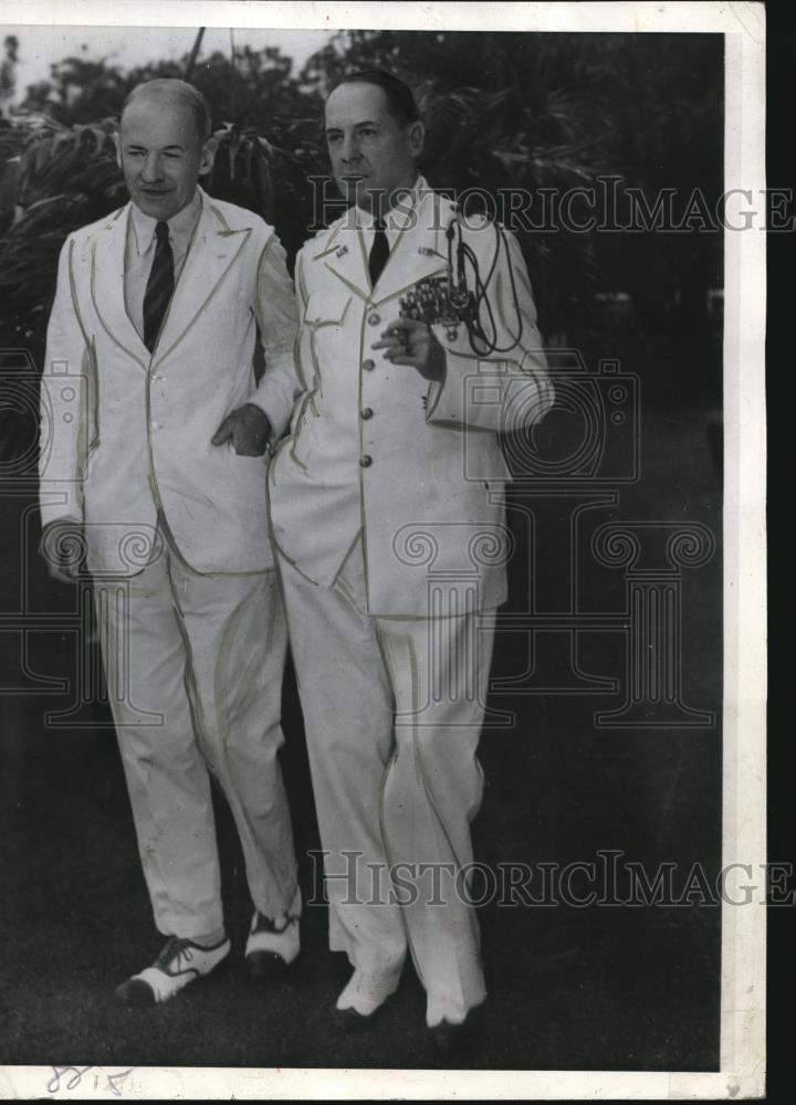 1941 Press Photo Gen. Douglas MacArthur and Robert Bronk, Mantia, Road Island - Historic Images