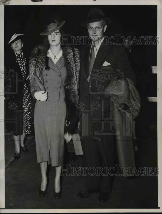 1938 Press Photo Mrs Paul Verdier with Mr & Mrs Francis Pershing Son of General - Historic Images