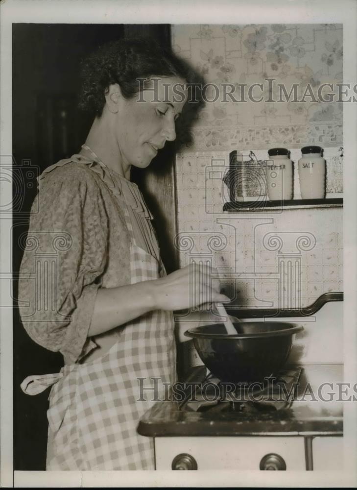 1937 Press Photo Mrs. Grant Wilson, spokesperson for the frontier women of 37 - Historic Images