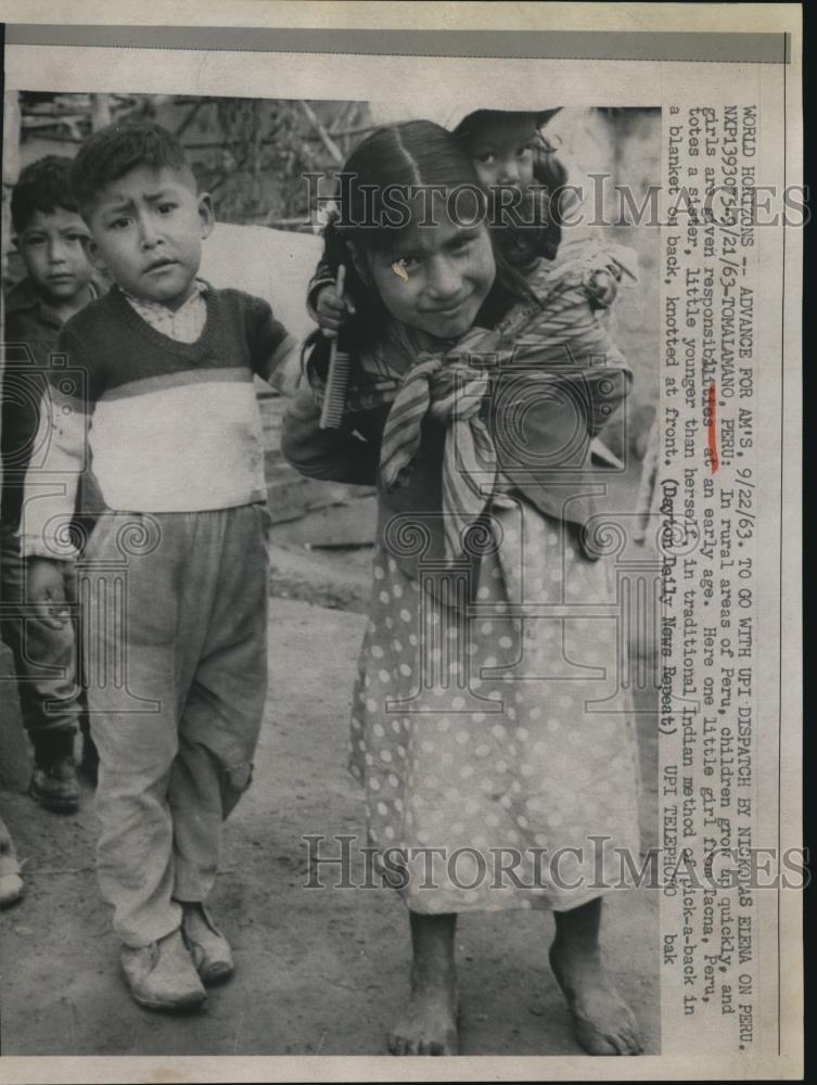 1963 Press Photo The children in Tacna Peru have early responsibilities - Historic Images