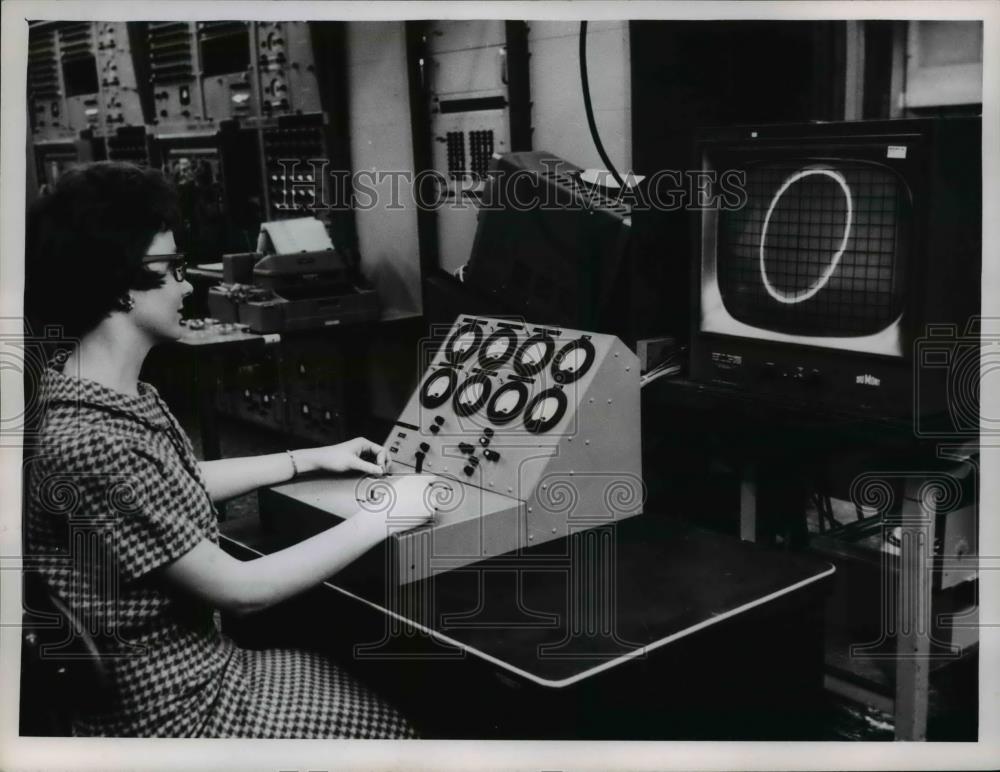 1961 Press Photo Lady Astronaut for Project Apollo - Historic Images