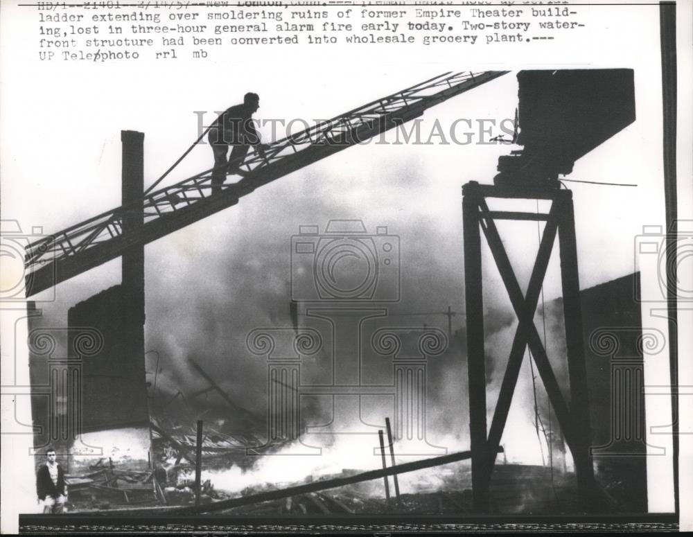 1957 Press Photo 3 Hour Fire Destroys 2 Story Wholesale Grocery Plant - Historic Images