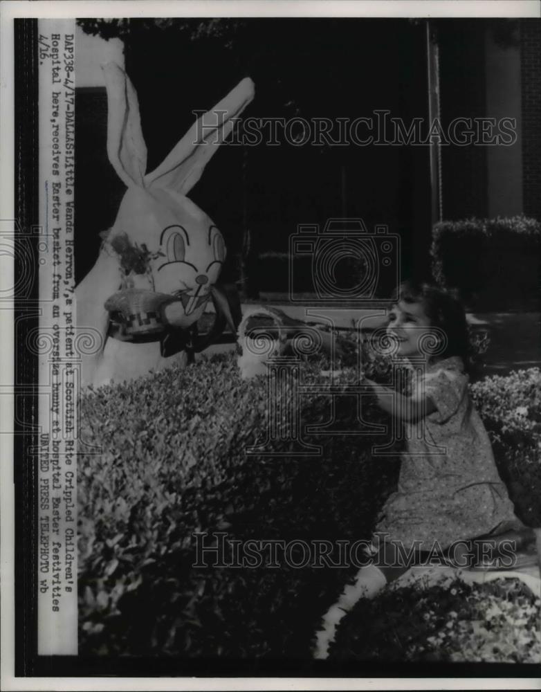 Press Photo Wanda Herron, Scottish Rite Crippled Children&#39;s Hospital patient - Historic Images