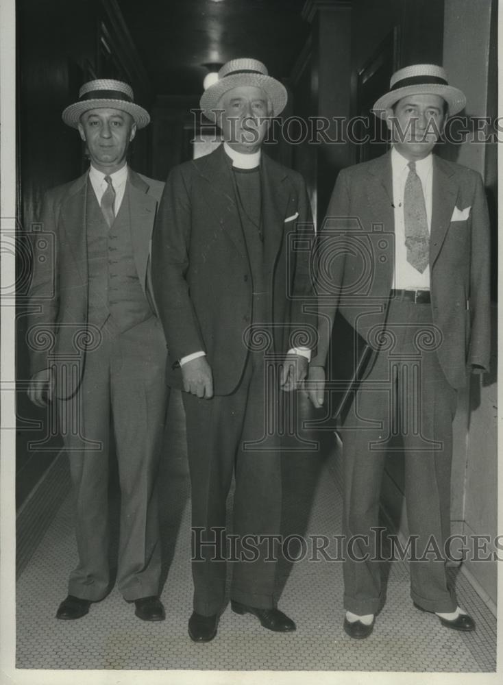 1993 Press Photo The Rev. E. Reginald Williame with attornys Nicholas Socrates - Historic Images