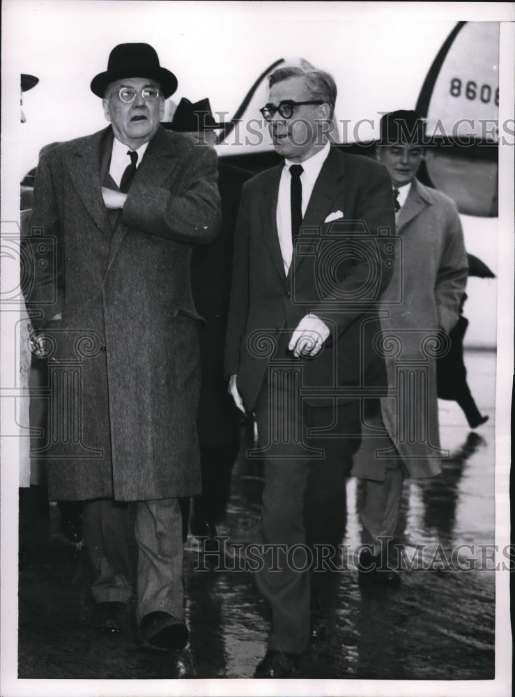 1955 Press Photo Secretary of State John Foster Dulles after a two week tour - Historic Images