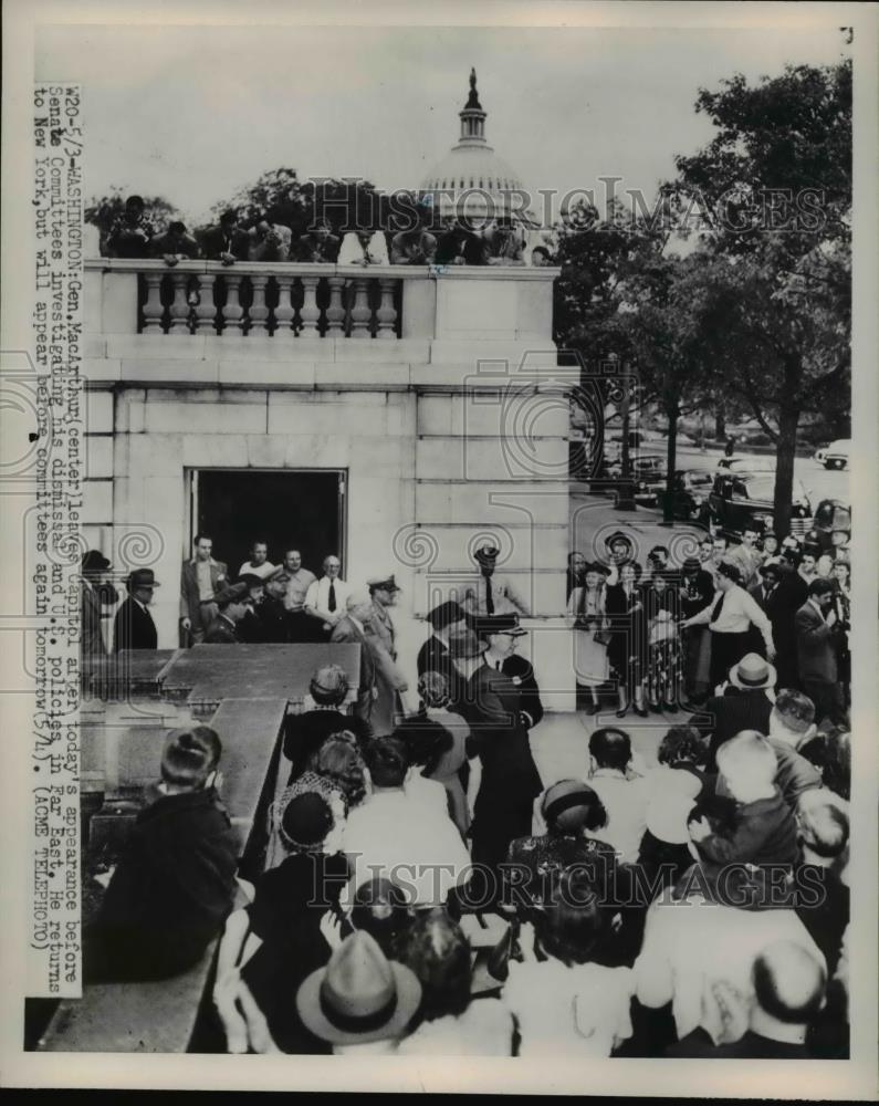 1951 Press Photo Gen. MacArthur leaves Capitol after Senate Committee Appearance - Historic Images