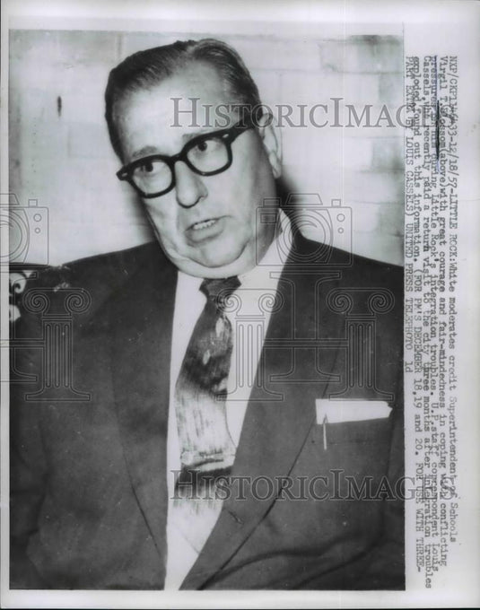 1957 Press Photo Supt Virgil T. Blossom receives credit from the White moderates - Historic Images
