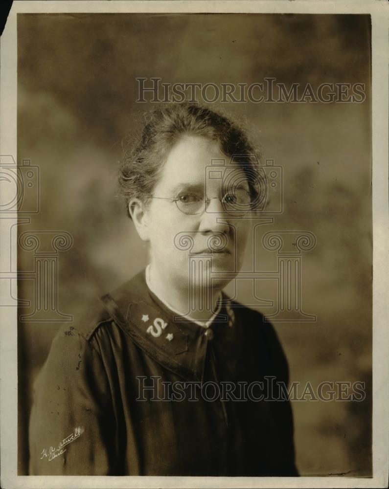 1925 Press Photo Commandant Katherine Knight,Head of the Missing Persons Bureau - Historic Images