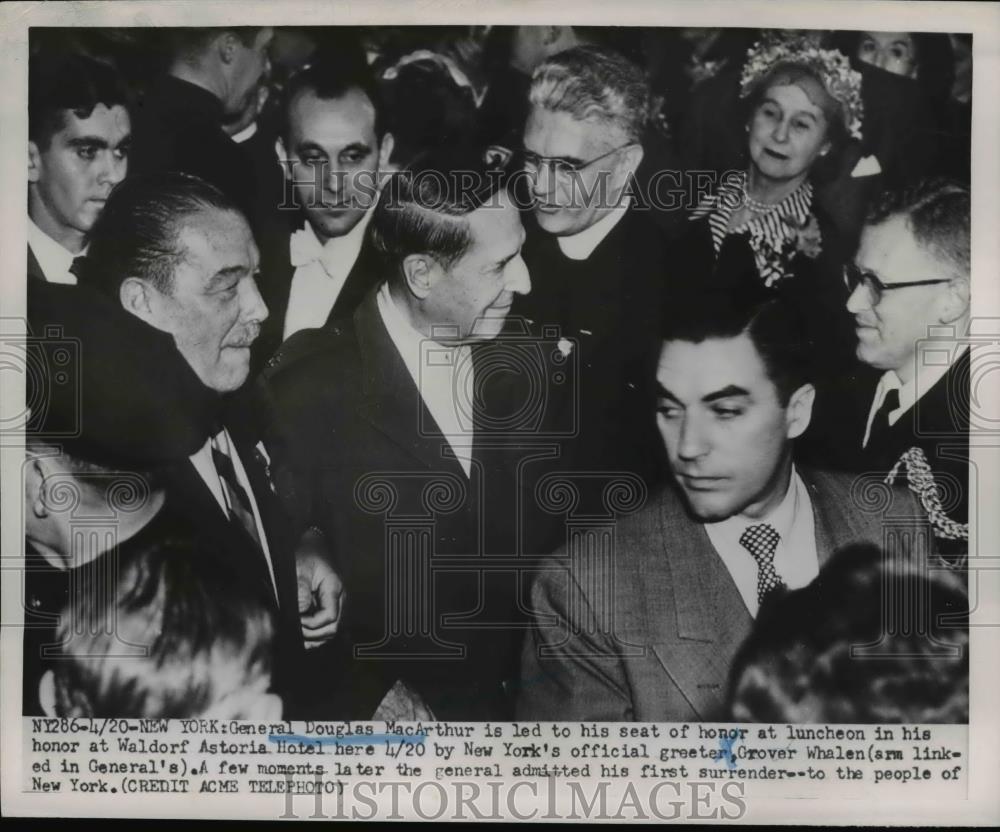 1951 Press Photo General Douglas MacArthur, Grover Whalen in New York Crowd - Historic Images