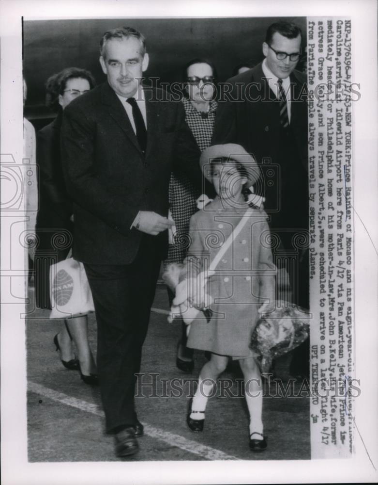 1963 Press Photo Prince Rainier of Monaco and Caroline arrives at Idlewild - Historic Images