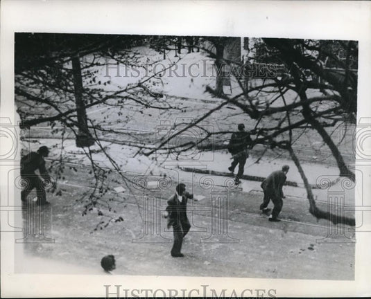 1945 Press Photo The Argentinian students during a mass demonstration - Historic Images