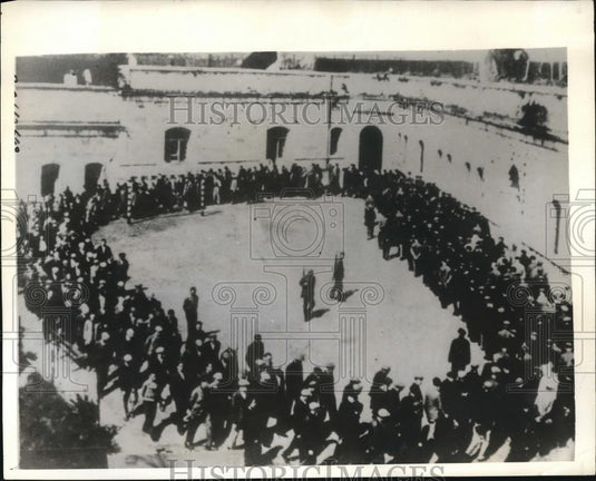 1943 Press Photo Belgium hostages & political POWs at a camp - Historic Images