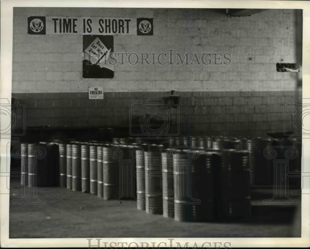 1941 Press Photo Barrels of Magnesium 10,000 ibs - Historic Images