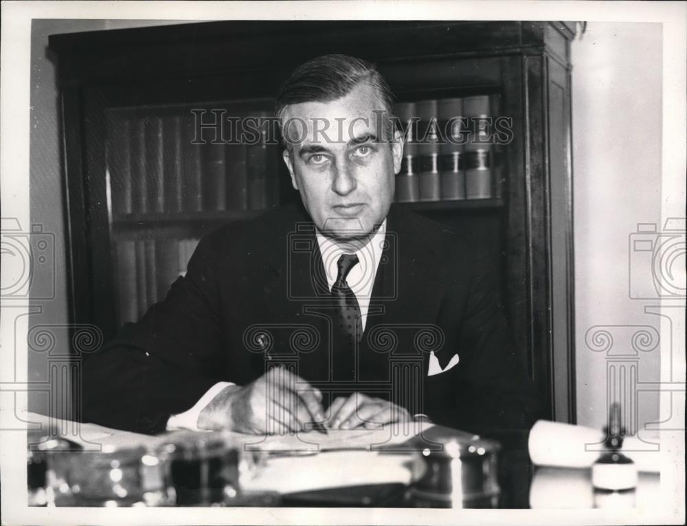 1937 Press Photo Charles Edison at desk, Navy Department, Washington D.C. - Historic Images