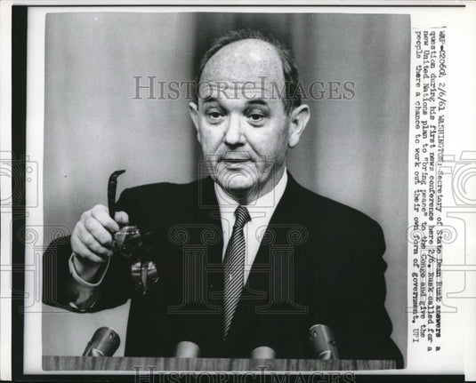 1961 Press Photo Dean Rusk answers questions at news Conf. in Washington - Historic Images