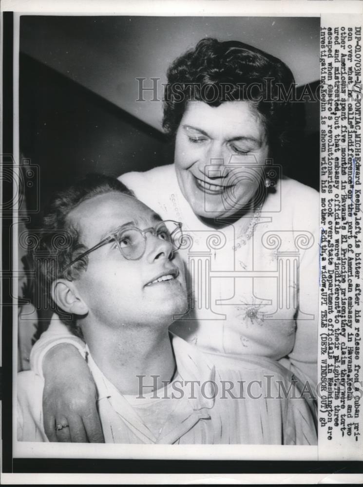 1959 Press Photo Edward Keehn with his mother Edith - nee31046 - Historic Images