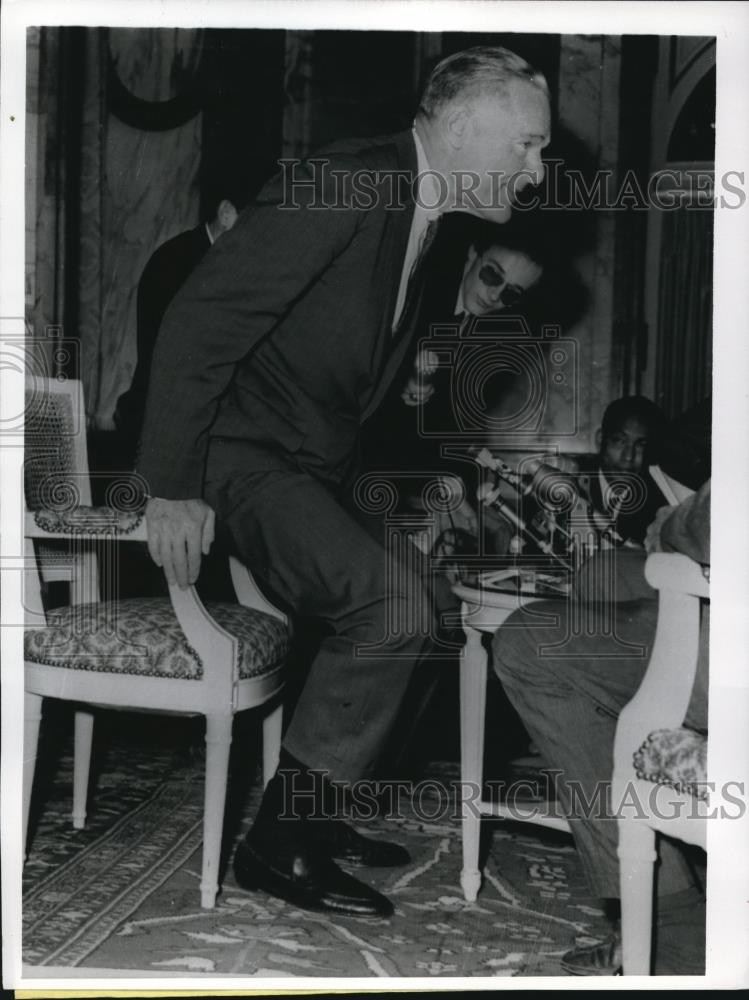 1969 Press Photo Henry Cabot Lodge Hotel Crillion Paris Vietnam Talks - Historic Images