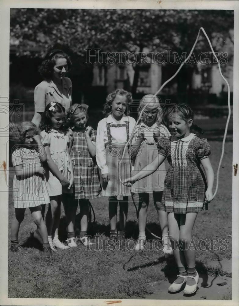 1945 Press Photo Kentucky PTA Joanne Hardulak, Ann Gallagher, Loretta Facian - Historic Images