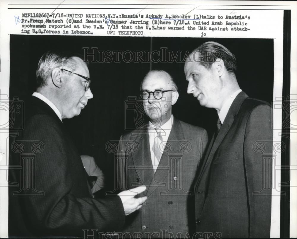 1958 Press Photo Arkady A. Sobolev talks with Dr Frinz Matsch and Gunnar Jarring - Historic Images