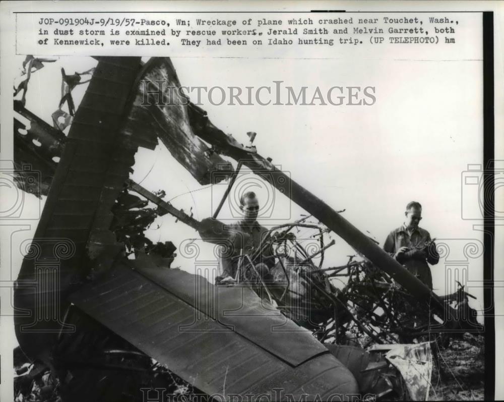 1957 Press Photo Wreckage of plane crash near Touchet. Washington - nee30164 - Historic Images