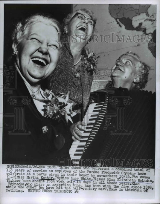 1956 Press Photo New York Martha Koster, Lucy White, Elizabeth Rainoke - Historic Images