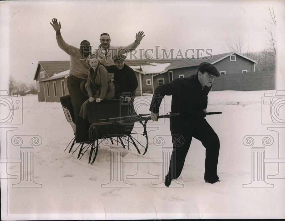 1936 Press Photo Boxer Isador Gastanaga in training at Pompton Lakes NJ - Historic Images